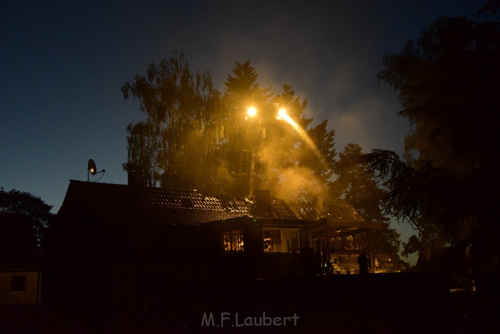 Grossfeuer Einfamilienhaus Siegburg Muehlengrabenstr P0682.JPG - Miklos Laubert